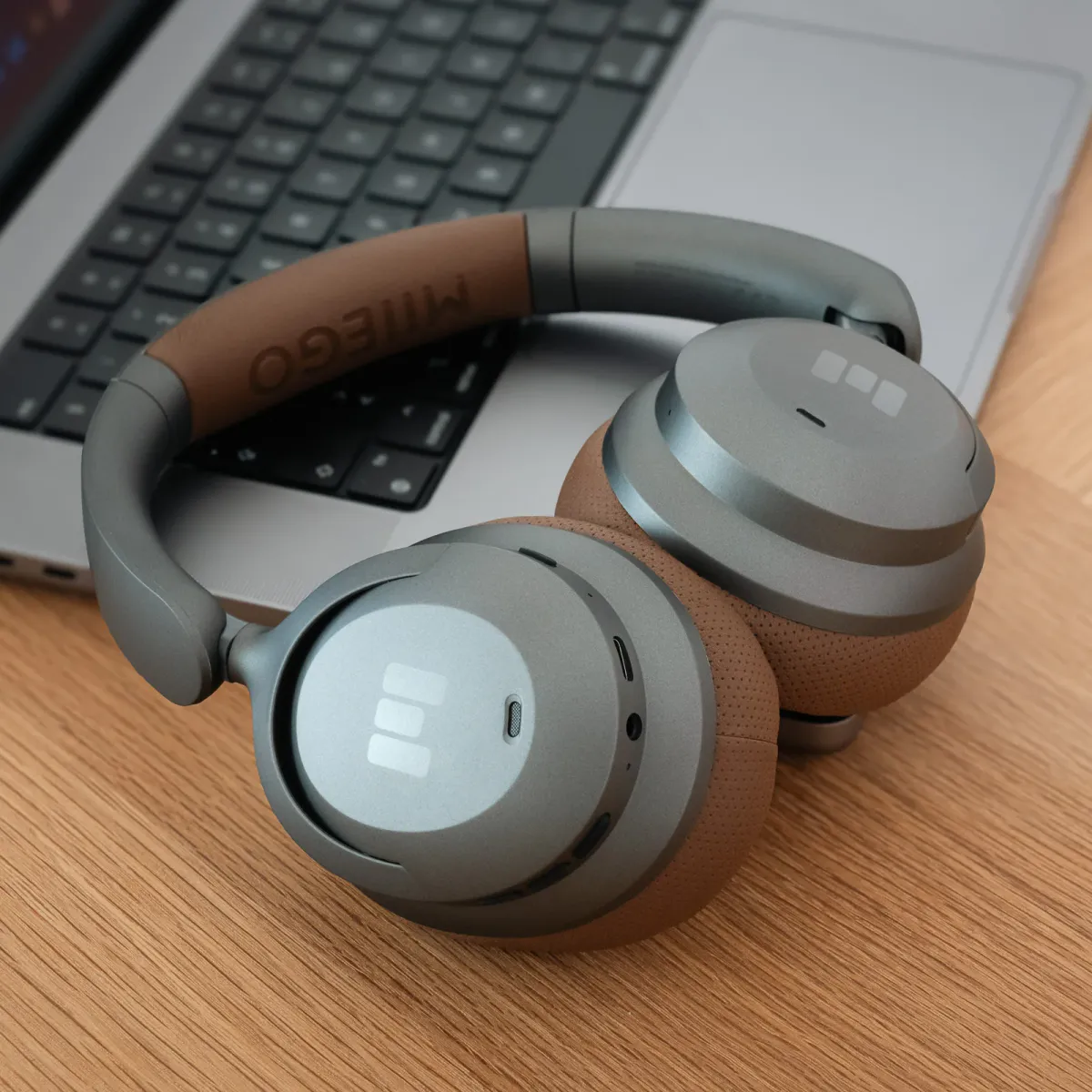 Miiego - MOOVE 55 Silence - Hybrid ANC Titanium/Brown